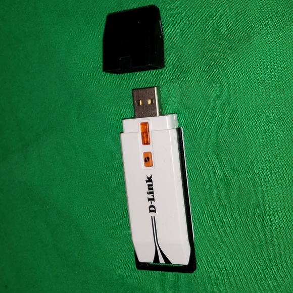 D-Link USB WiFi Extender DWA-160 - Picture 2 of 4